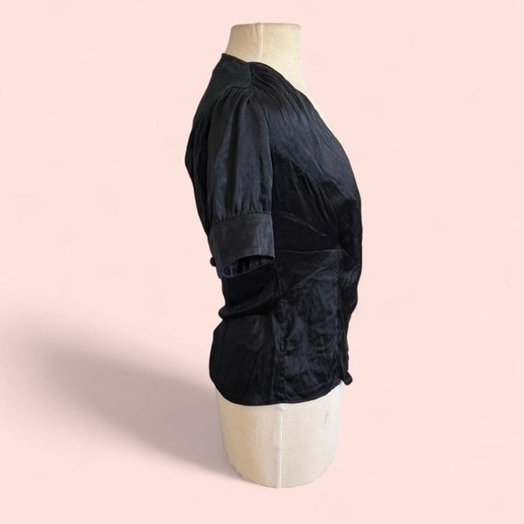 2000’s Vintage Black genuine silk cap short sleeve v-neck plunge bust blouse - Picture 3 of 7